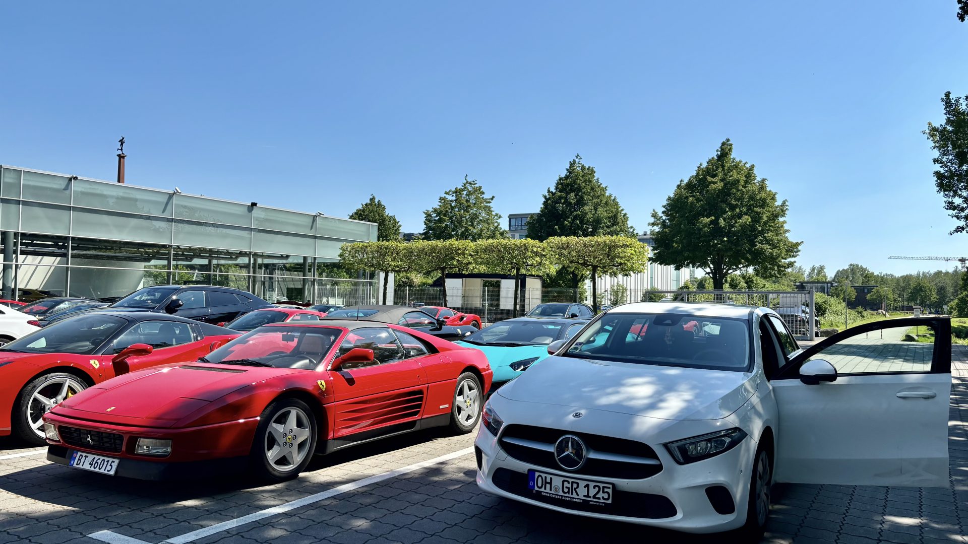 Mercedes Benz mit Ferrari