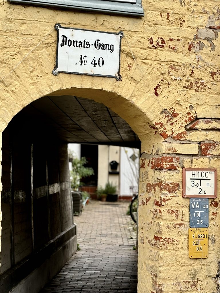 Gang in Lübeck