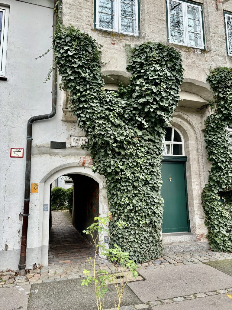 Gang in Lübeck