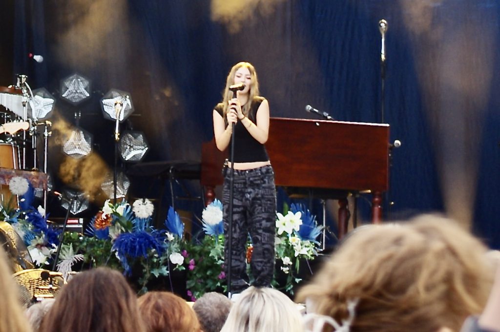 Summer Connor bei Stars am Strand 2025