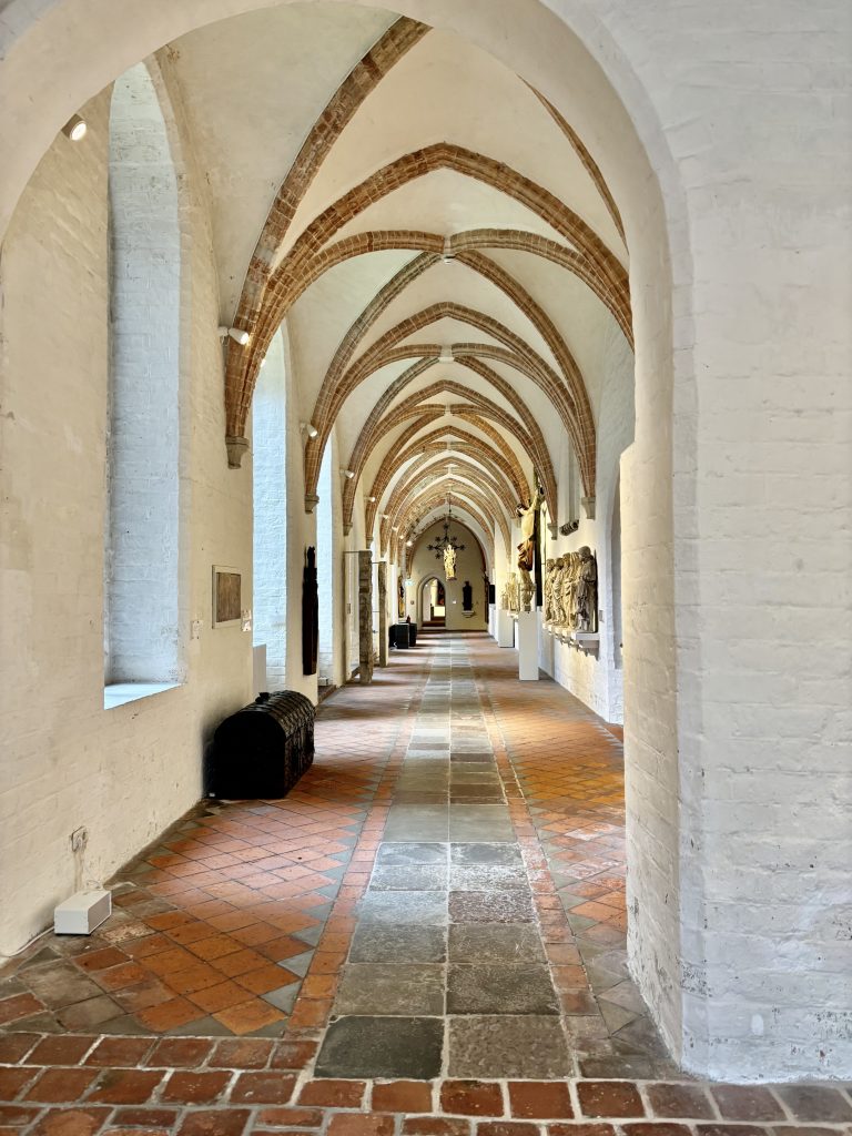 Klösterlicher Museumgang im St. Annen Museum Lübeck