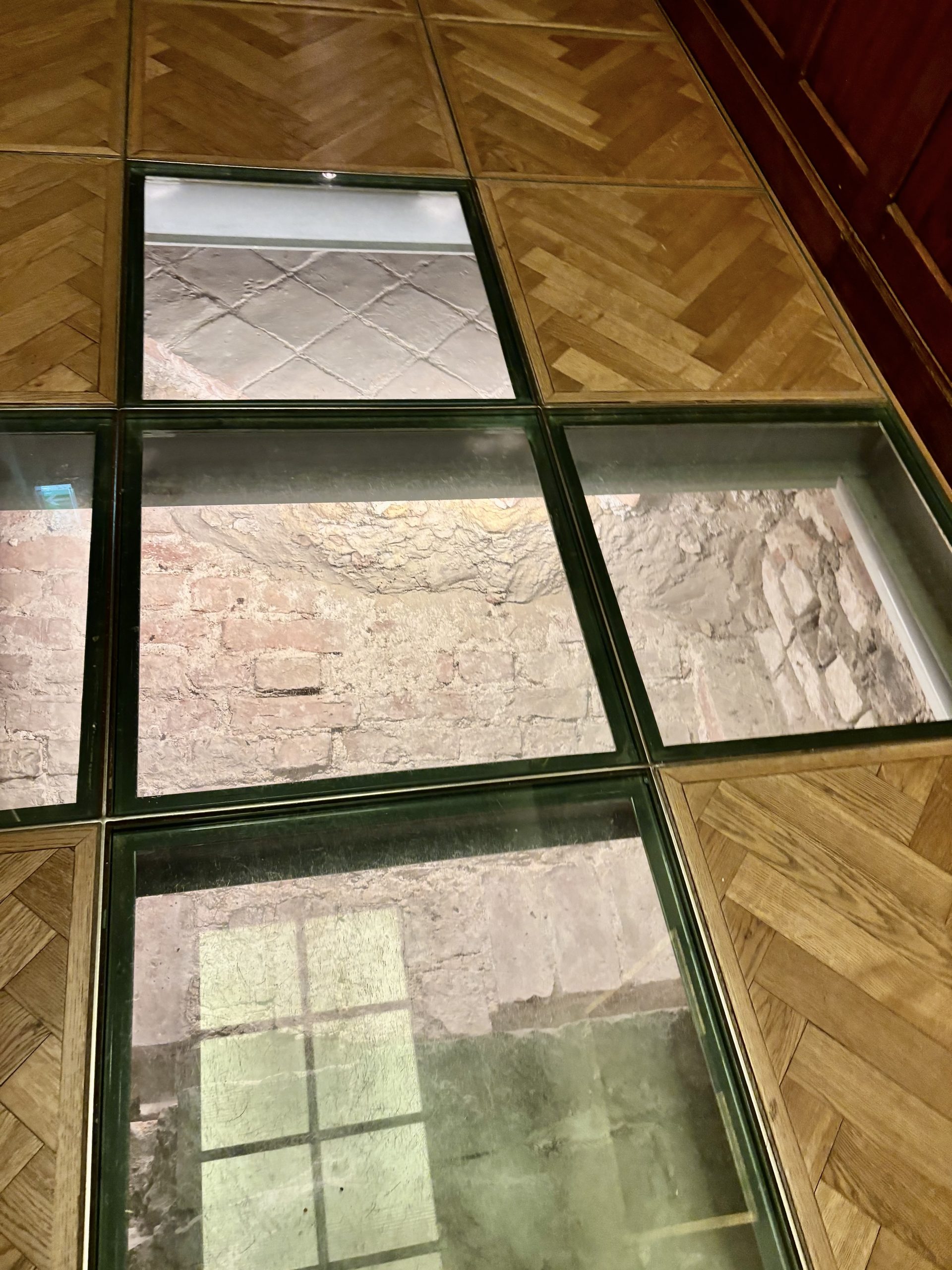 Blick auf die Grundmauern des Rathaus